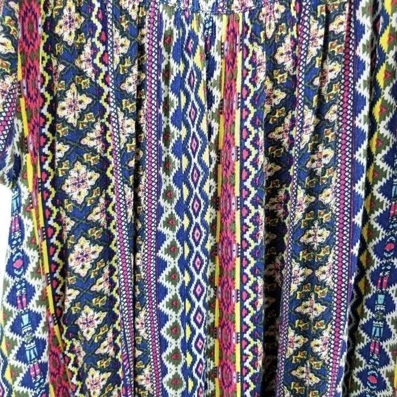 Aztec Print Peasant Top. Size L. - Picture 3 of 6